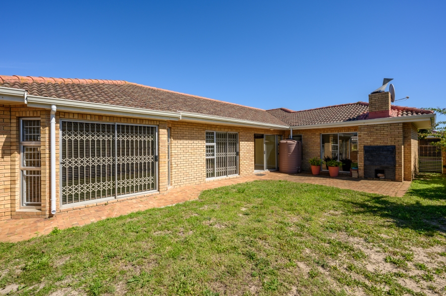 3 Bedroom Property for Sale in Summerstrand Eastern Cape